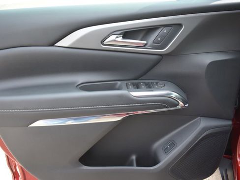 New 2026 Chevrolet Traverse LT w/ Sun and Wheel Package image 11