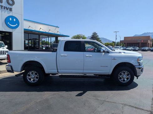 Used 2022 RAM 2500 Laramie AWD/4WD image 2