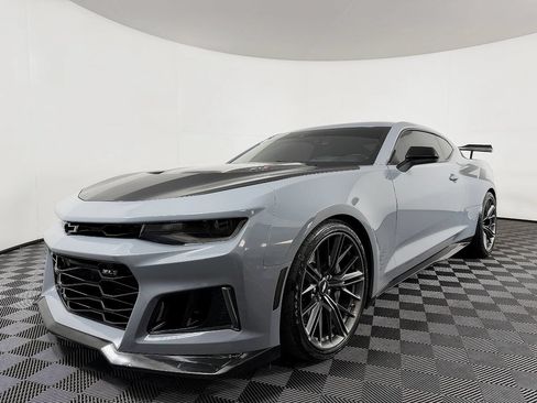 Used 2019 Chevrolet Camaro ZL1 RWD image 2