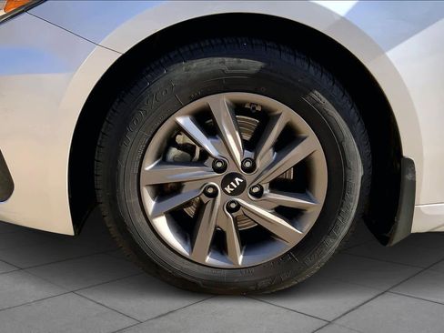 Used 2020 Kia Optima LX image 10