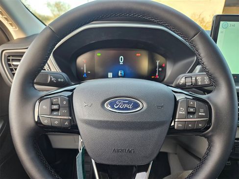 New 2026 Ford Escape SE image 19