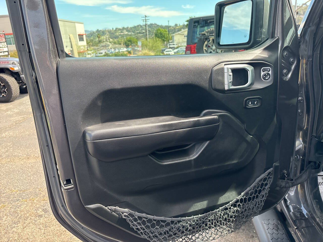 Used 2018 Jeep Wrangler Unlimited Sport S AWD/4WD image 11
