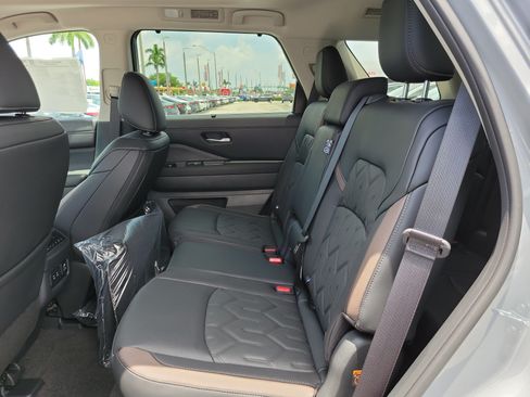 New 2026 Nissan Pathfinder Platinum w/ Cargo Package FWD image 11
