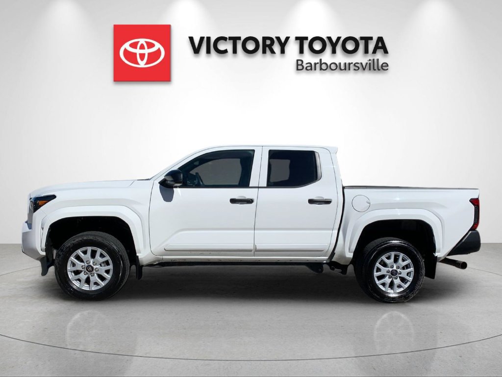 Used 2024 Toyota Tacoma SR RWD image 2