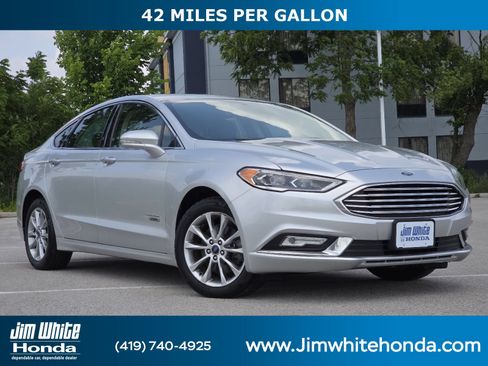Used 2017 Ford Fusion Energi Titanium FWD image 1