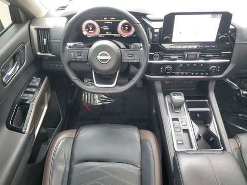 Used 2023 Nissan Pathfinder Platinum w/ Cargo Package image 17