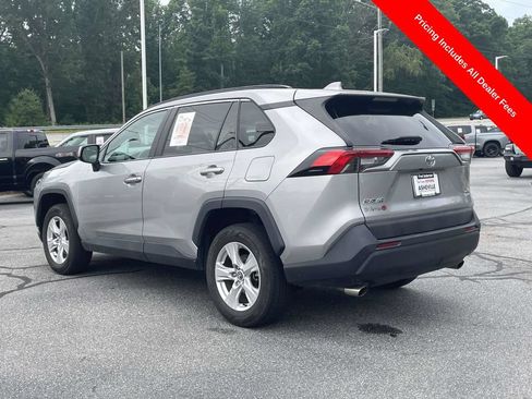Used 2020 Toyota RAV4 XLE AWD/4WD image 3