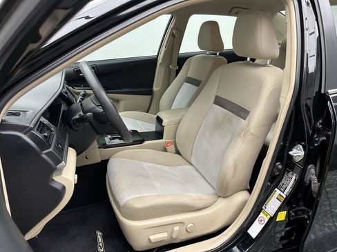Used 2012 Toyota Camry LE FWD image 8