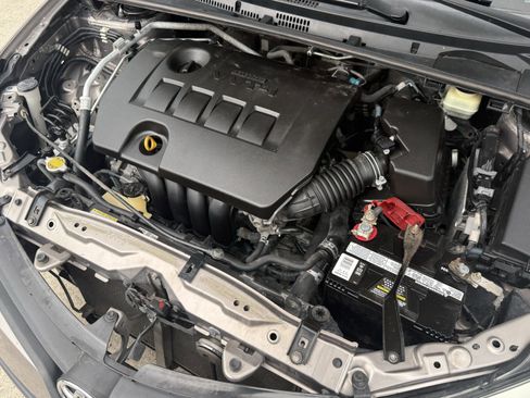 Used 2015 Toyota Corolla LE FWD image 32