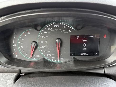 Used 2019 Chevrolet Trax LT w/ LT Convenience Package AWD/4WD image 5