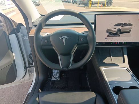 Used 2024 Tesla Model Y Long Range AWD/4WD image 13