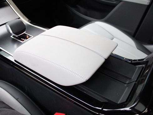 Certified 2026 Land Rover Range Rover Evoque Dynamic SE image 27