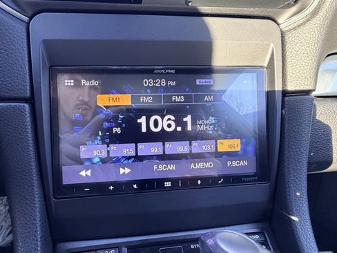 Used 2015 Porsche 911 Carrera 4S image 19