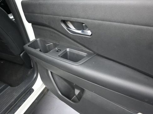 Used 2022 Nissan Pathfinder SV FWD image 22