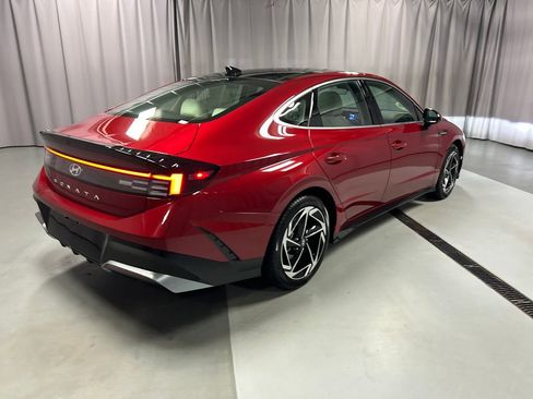 Used 2024 Hyundai Sonata SEL w/ Convenience Package FWD image 7