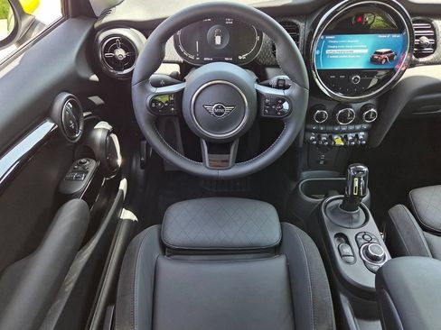 Used 2024 MINI Cooper SE FWD image 4
