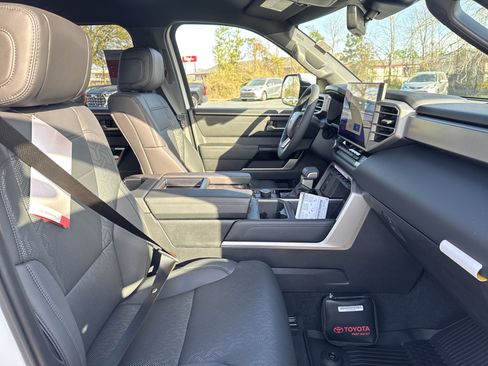 New 2025 Toyota Tundra Limited AWD/4WD image 31