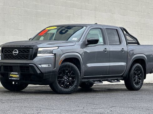 Used 2023 Nissan Frontier SV w/ Midnight Edition Package image 8