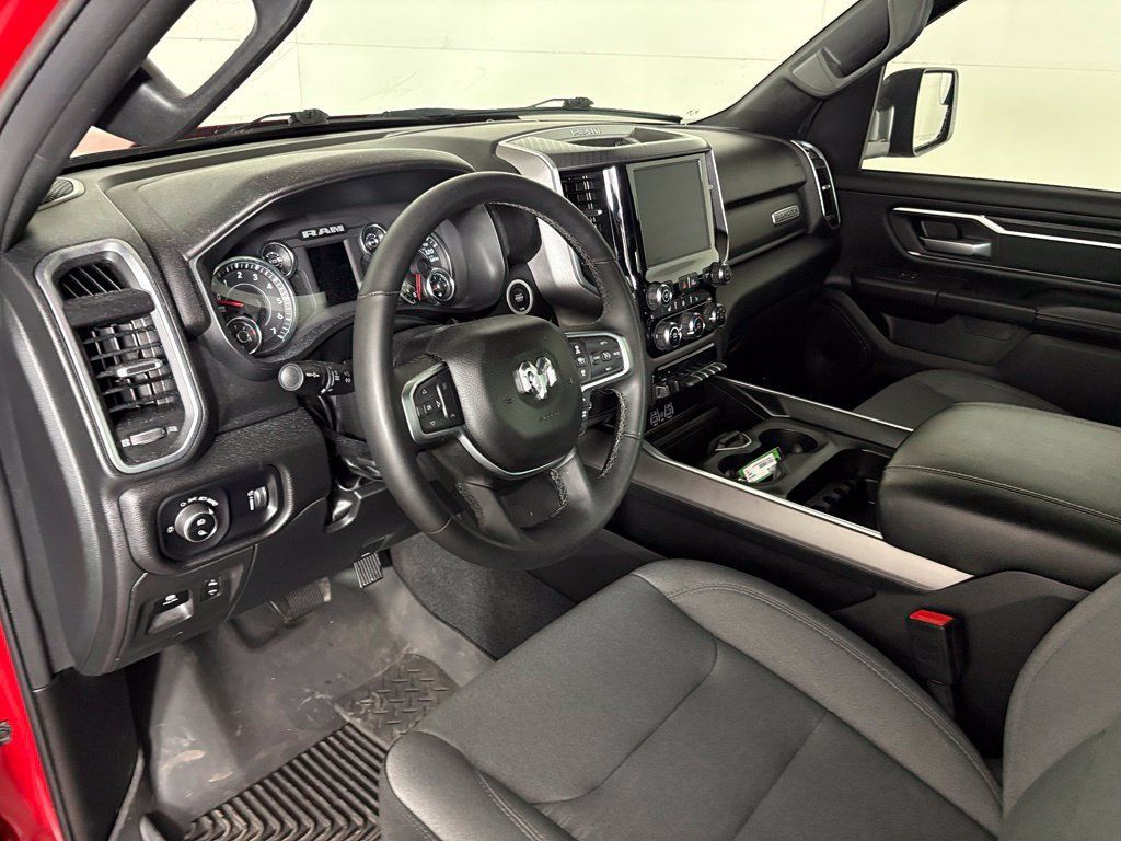 Used 2025 RAM 1500 Big Horn AWD/4WD image 17