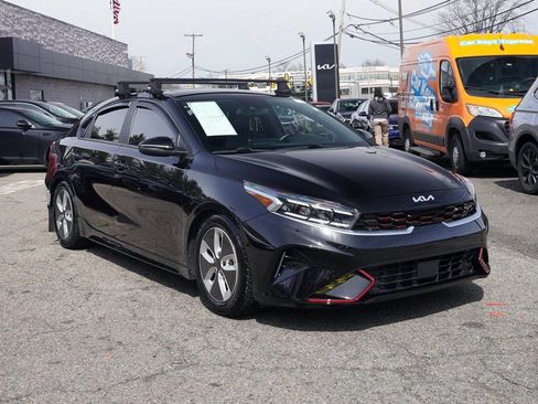 Used 2022 Kia Forte GT w/ GT2 Package FWD image 2