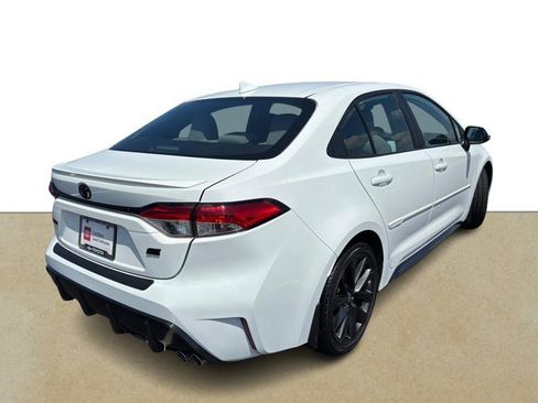 Used 2024 Toyota Corolla SE FWD image 4