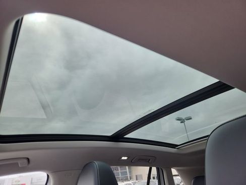 New 2026 Volkswagen Tiguan SE image 16