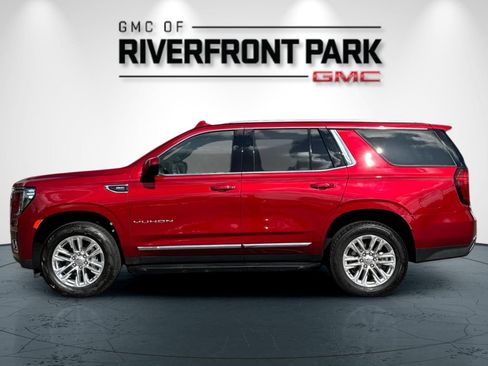 Used 2024 GMC Yukon SLT image 6