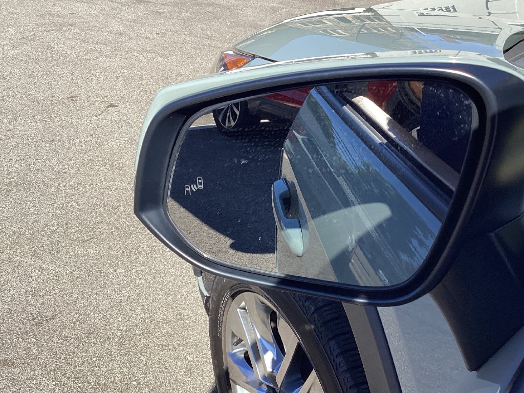 Used 2020 Toyota RAV4 XLE Premium AWD/4WD image 31