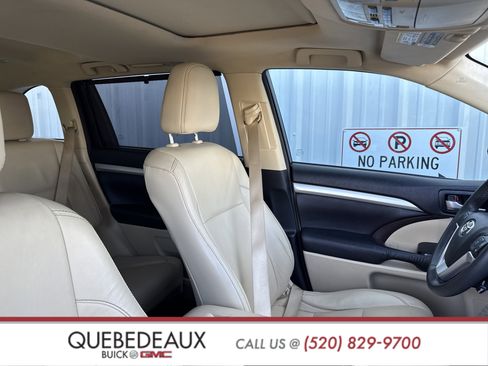 Used 2015 Toyota Highlander XLE image 40