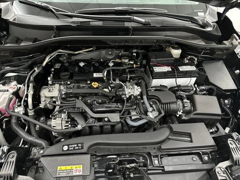 Used 2025 Toyota Corolla Cross XLE FWD image 13