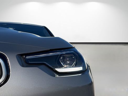 Used 2025 BMW 230i Coupe w/ Parking Assistance Package RWD image 9