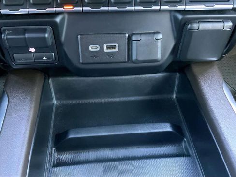 Used 2019 Chevrolet Silverado 1500 RST image 34