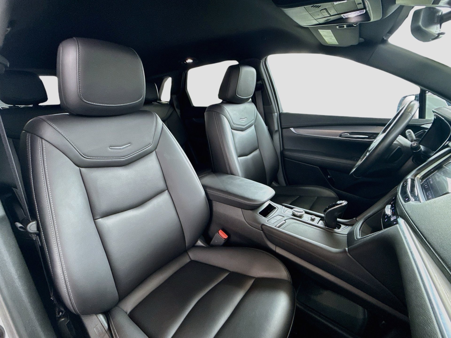 Certified 2022 Cadillac XT5 Luxury FWD image 12