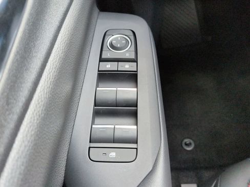 New 2026 Toyota Prius Plug-In Hybrid FWD image 23