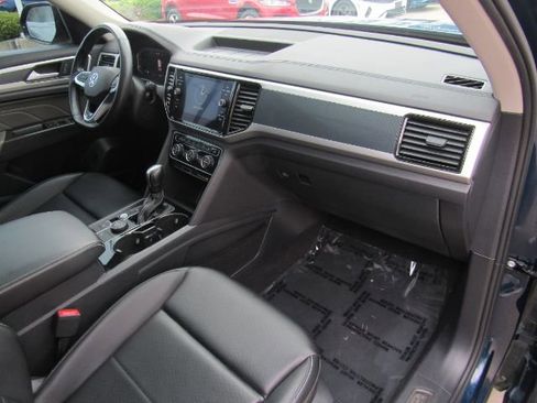 Used 2022 Volkswagen Atlas SEL R-Line image 30