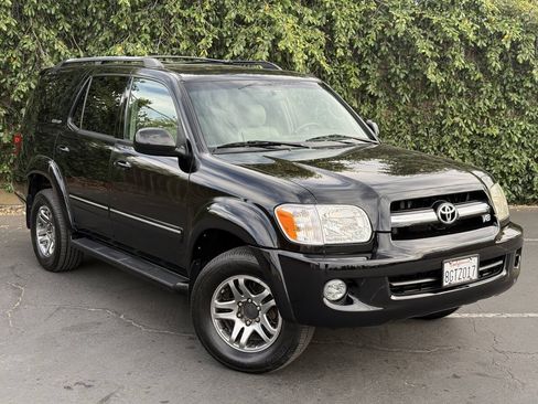 Used 2006 Toyota Sequoia Limited AWD/4WD image 2