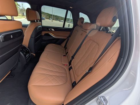 Used 2024 BMW X5 xDrive40i w/ M Sport Package image 26