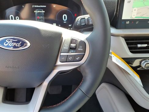 New 2025 Ford Explorer Active image 15