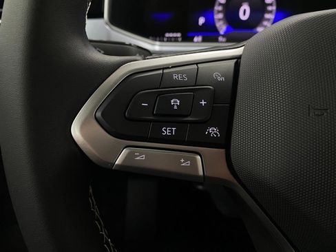 New 2025 Volkswagen Taos SE image 14