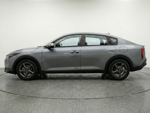 Used 2025 Kia K4 LXS image 5