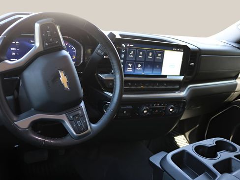 Used 2025 Chevrolet Silverado 3500 LT w/ Safety Package AWD/4WD image 15