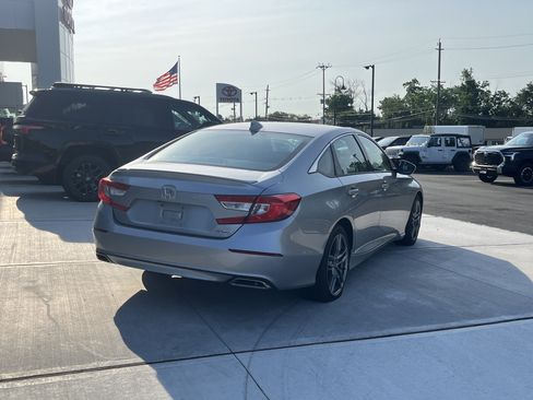 Used 2020 Honda Accord Sport image 3