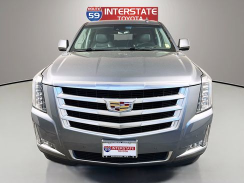 Used 2019 Cadillac Escalade ESV Luxury AWD/4WD image 2