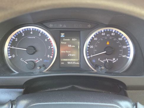 Used 2019 Toyota Highlander LE FWD image 24