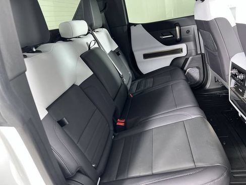 Certified 2025 GMC Hummer EV 3X AWD/4WD image 28