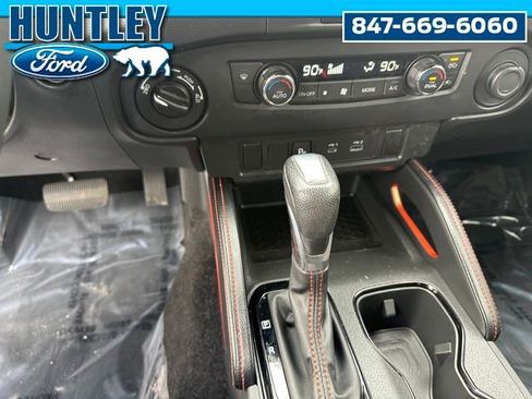 Used 2023 Nissan Frontier PRO-4X w/ Technology Package image 24