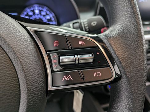 Used 2023 Kia Forte LXS w/ LXS Technology Package image 17