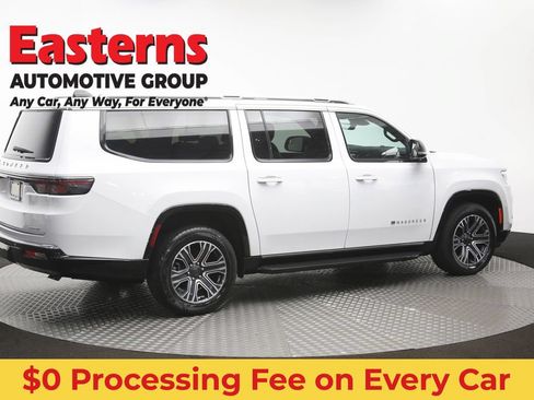 Used 2024 Jeep Wagoneer L Series II RWD image 46