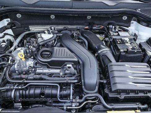 New 2025 Volkswagen Taos SE image 25