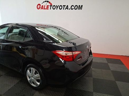 Used 2018 Toyota Corolla LE FWD image 7